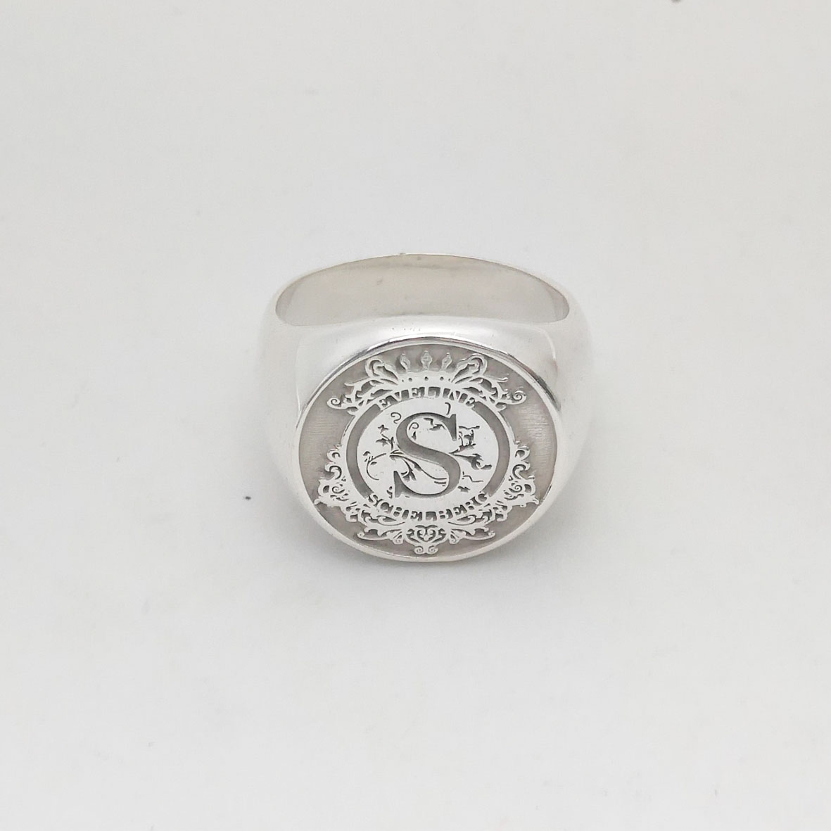 Custom Engraved 17mm Round Top - đánh giá và giá Initial Ring Custom