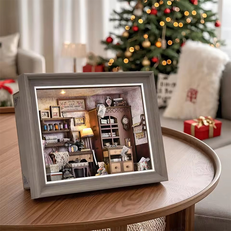DIY Book Nook Kit 3D Miniature - đánh giá và giá Engraved Wood Frame