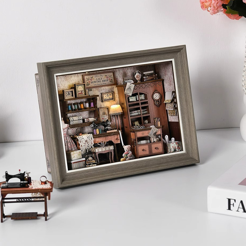 DIY Book Nook Kit 3D Miniature - đánh giá và giá Engraved Wood Frame